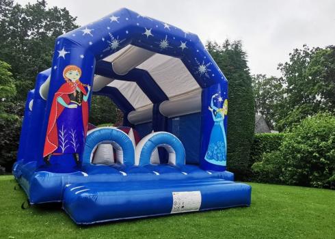 Château gonflable reine des neiges 5 x 5,5 x 4 m livré, installé