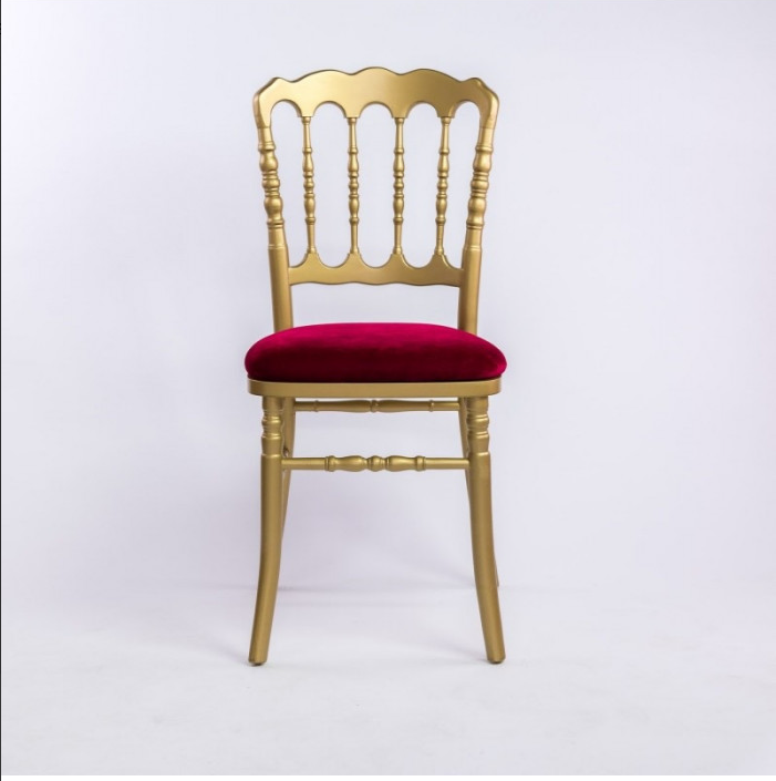 Chaise Napoléon dorée – location événementielle LBA