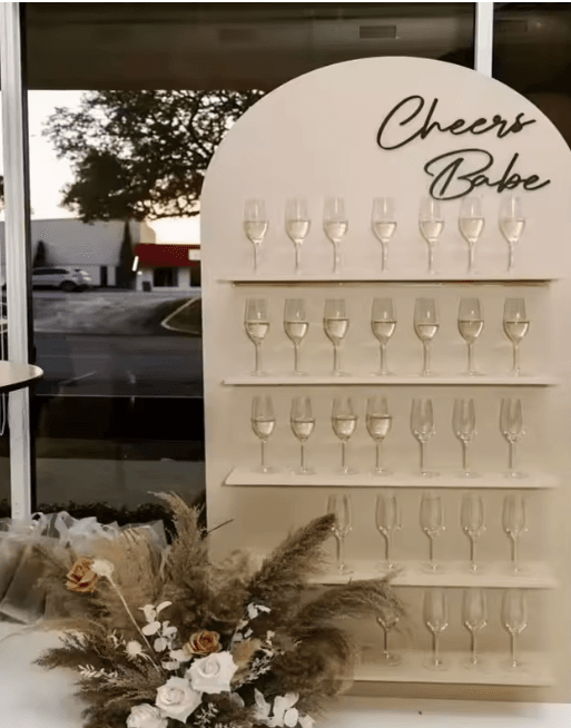 MUR À CHAMPAGNE BLANC PERSONNALISABLE – 5 ÉTAGES